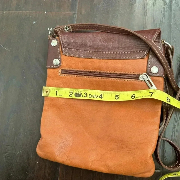 Italian leather Duotone crossbody bag - Picture 9 of 9